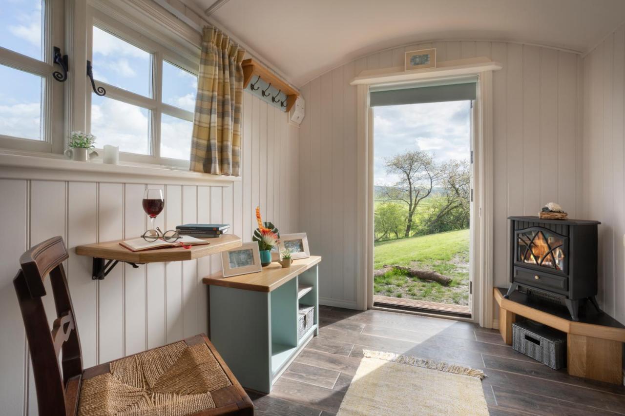 The Heron Shepherds Hut At Lyth Valley Brigsteer Exterior foto